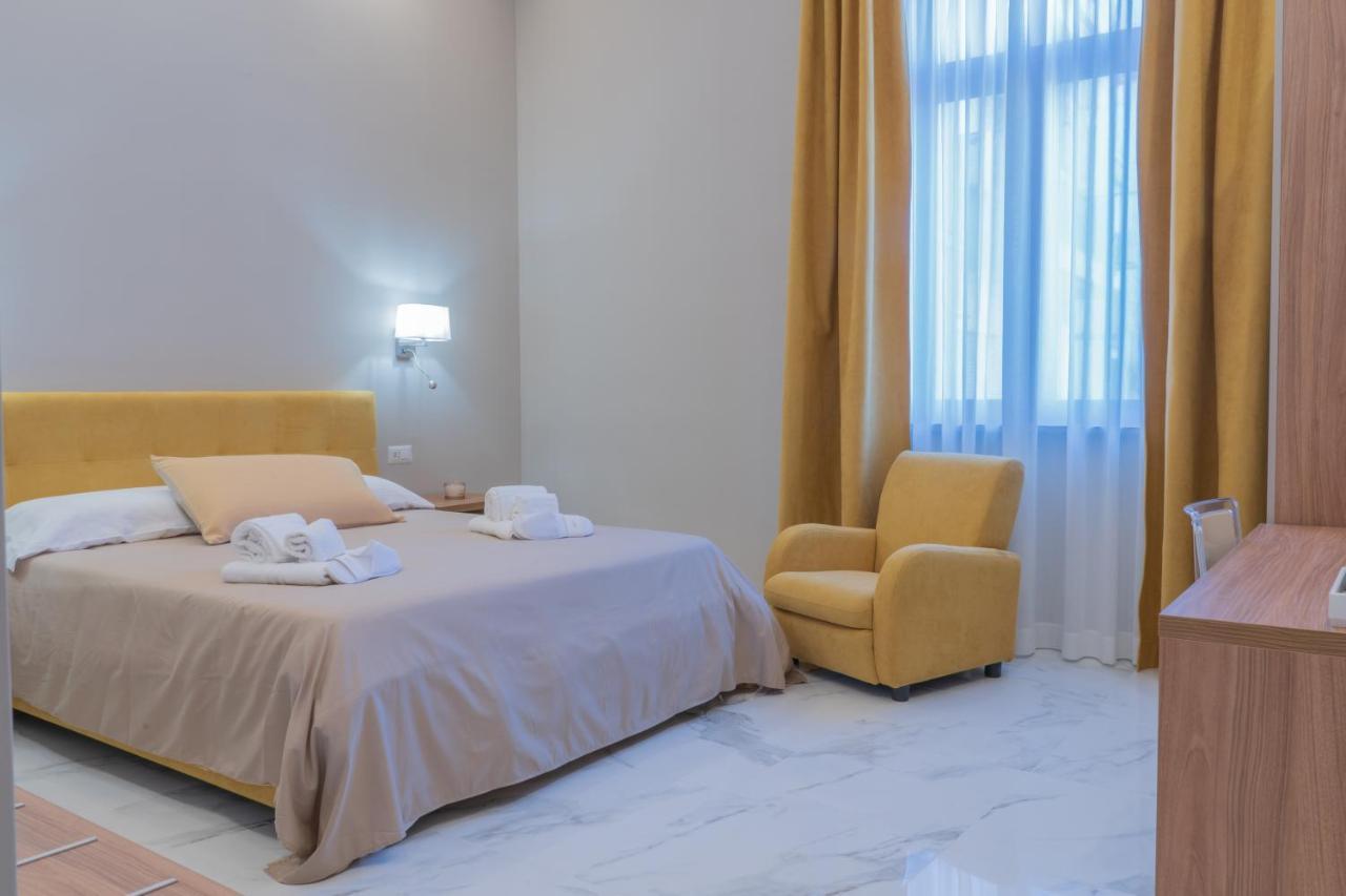 Le Suite Crotone Luaran gambar