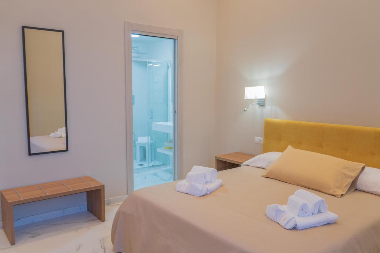 Le Suite Crotone Luaran gambar